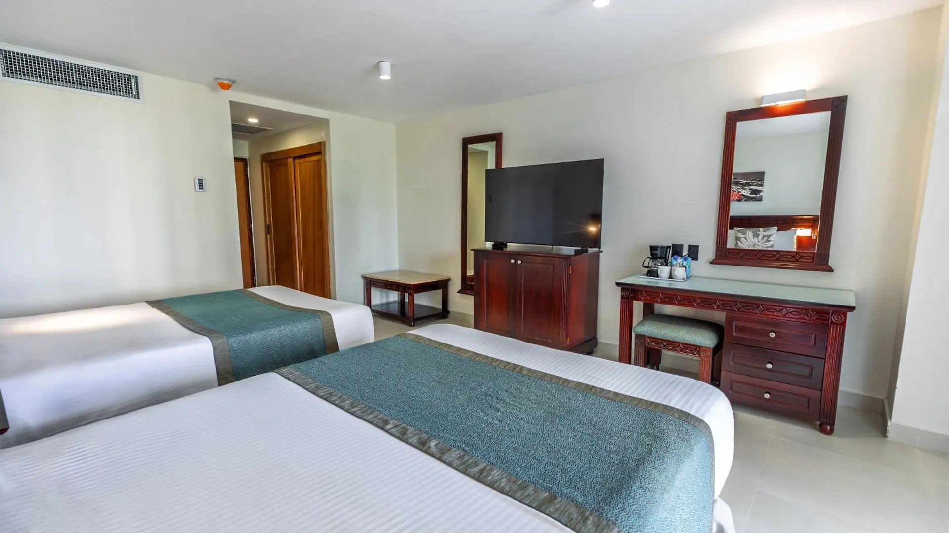 *****  Dominican Fiesta Hotel Santo Domingo Dominican Republic
